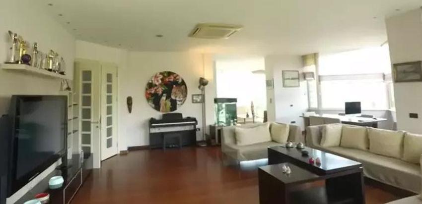 Ünlü sanatçının 4 katlı 5 odalı muhteşem villası! Çocuk parkı ve yüzme havuzu da var 