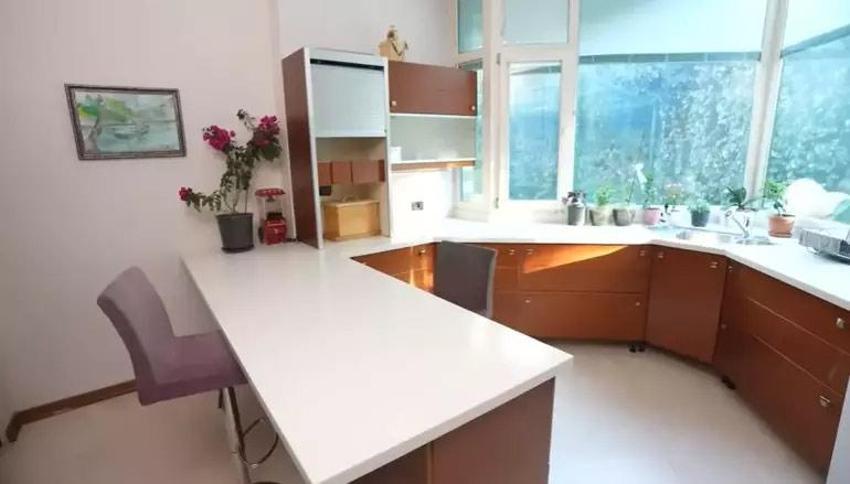 Ünlü sanatçının 4 katlı 5 odalı muhteşem villası! Çocuk parkı ve yüzme havuzu da var 