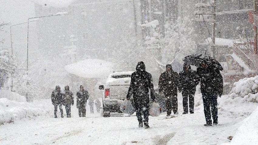 Yoğun kar yağışı yılbaşından önce geliyor: Meteoroloji Aralık ayı müjdesini verdi: Kar günlerce yerde kalacak!
