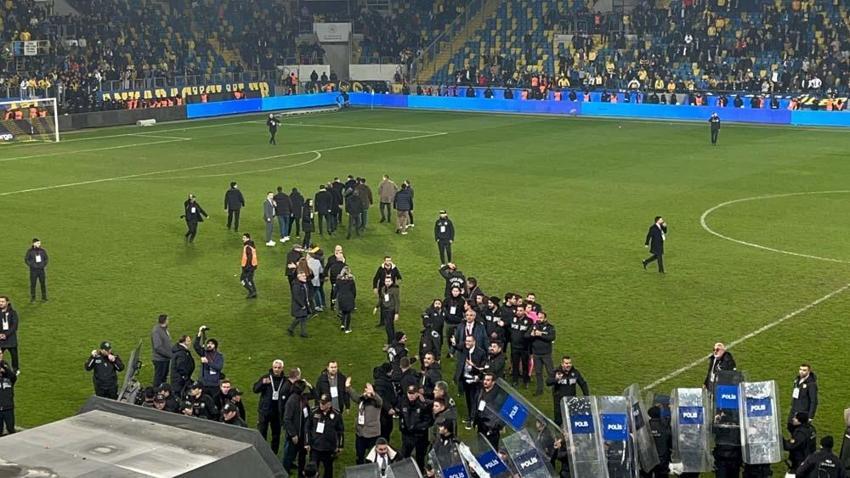 Ankaragücü Başkanı Faruk Koca ilk açıklamasını yaptı! Halil Umut Meler'e neden yumruk attı?