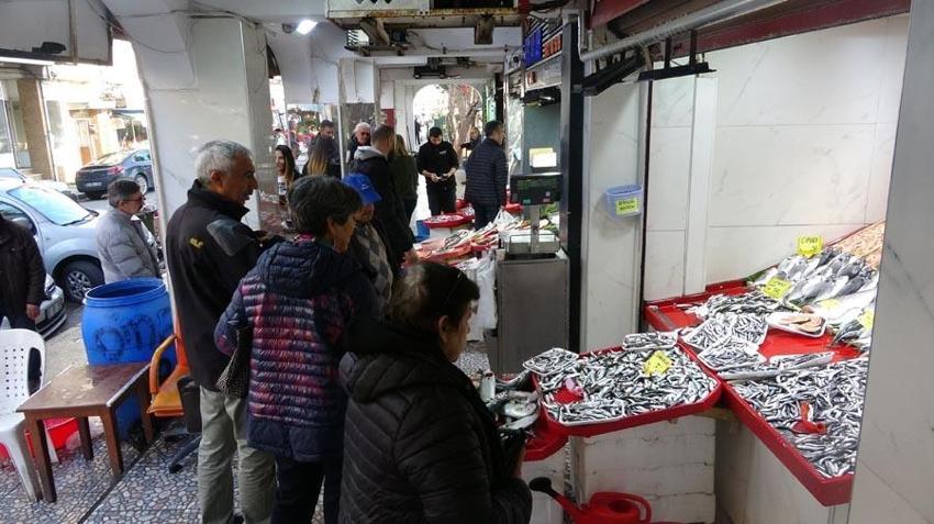 Havalar soğumadı balık akını bitti, lüferin kilosu 350 liradan 750 liraya çıktı