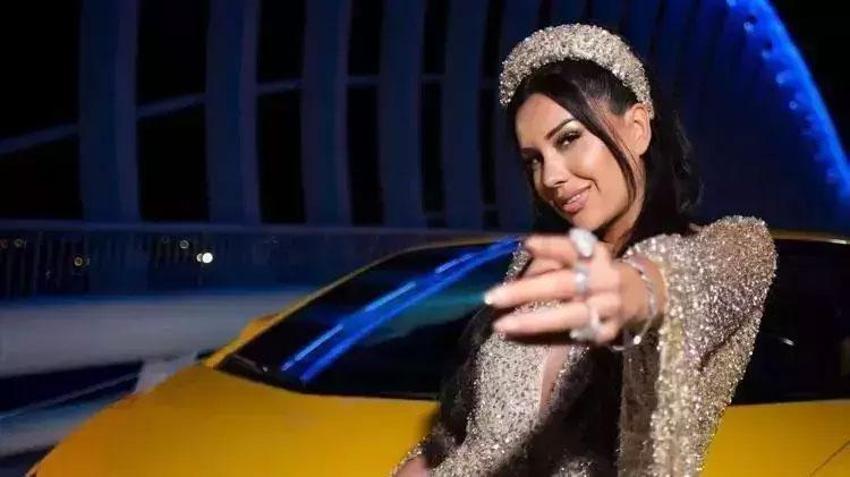 Dilan Polat özlediği zaman çoraplarını kokluyordu! Ünlü popçu: Ergin dövüyordu benden yardım istemişti