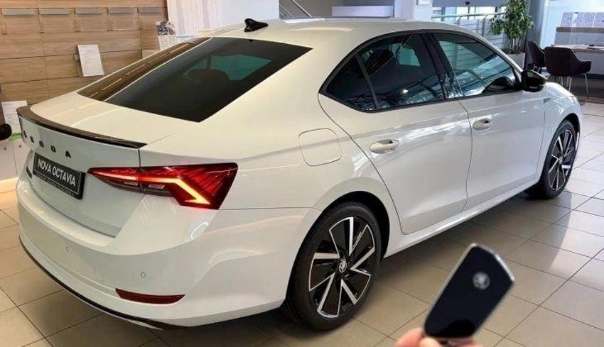 Skoda Octavia 2023 fiyatını yeni yıla taşıdı: Bayide pazarlığı bile var!