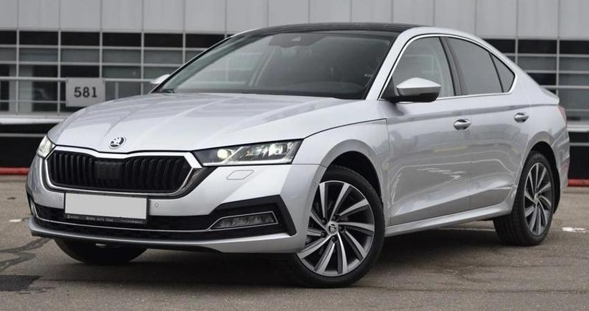 Skoda Octavia 2023 fiyatını yeni yıla taşıdı: Bayide pazarlığı bile var!