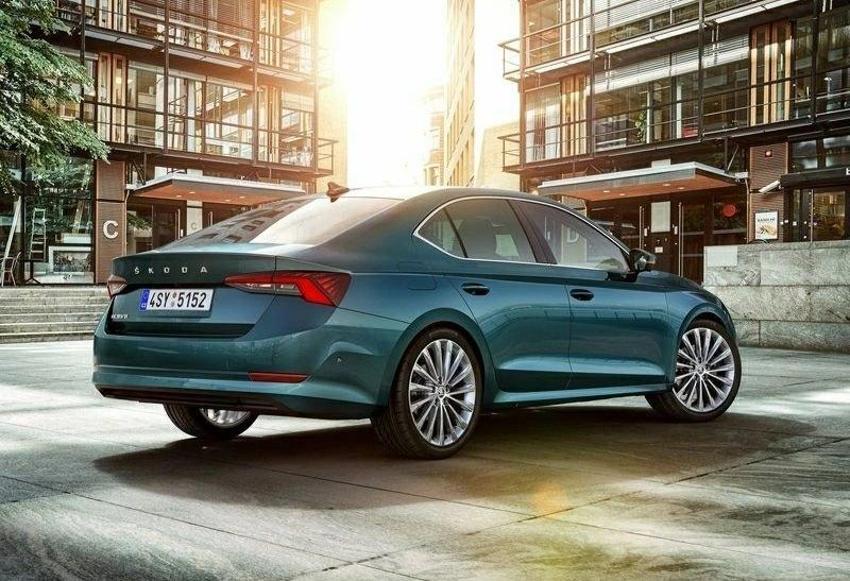 Skoda Octavia 2023 fiyatını yeni yıla taşıdı: Bayide pazarlığı bile var!
