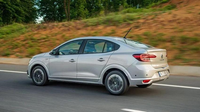 Renault bu modelde 2023 sürprizini sona sakladı: 838 bin TL'ye yeni yılda ayağınız yerden kesiliyor!