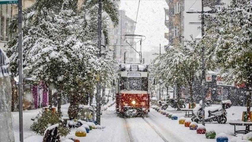 Evinize çabuk dönün: Ansızın bastıracak, günlerce yerde kalacak! Meteoroloji: Sağanak sonrası yoğun kar yağışı geliyor!