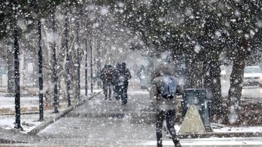 Meteoroloji kodu değiştirdi: Ani sıcaklık düşüşü kar yağışı getiriyor! Sağanak hafta sonunda esir alıyor