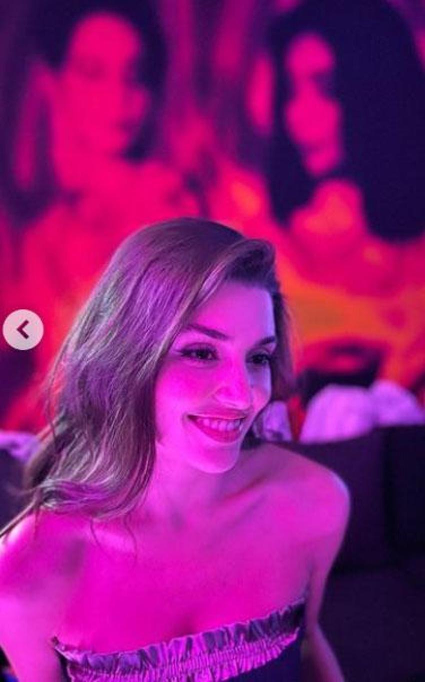 Hande Erçel Suudi Arabistan'da festivalde! Tarzının bedeli belli oldu