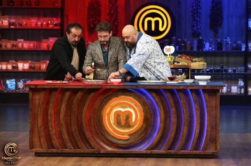 Sergen bağırdı, Esra ağzının payını verdi: MasterChef All Star'da görülmemiş gerginlik!