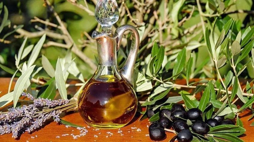 Zeytinin acılığından eser kalmıyor: Sadece iki malzemeyle yapılan mutfak sırrını çoğu kişi bilmiyor!