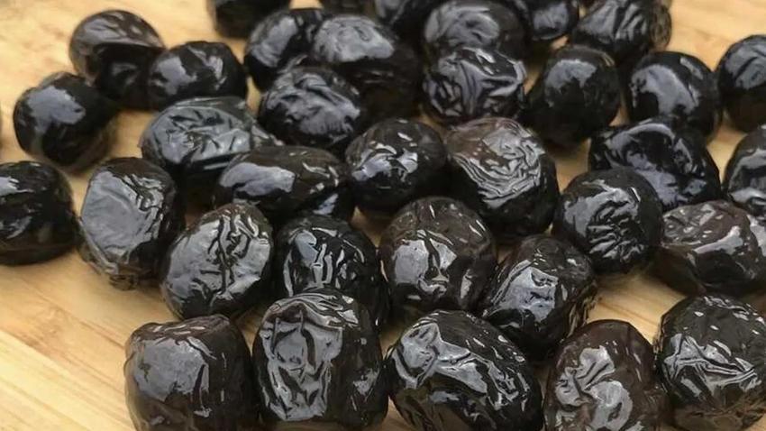 Zeytinin acılığından eser kalmıyor: Sadece iki malzemeyle yapılan mutfak sırrını çoğu kişi bilmiyor!