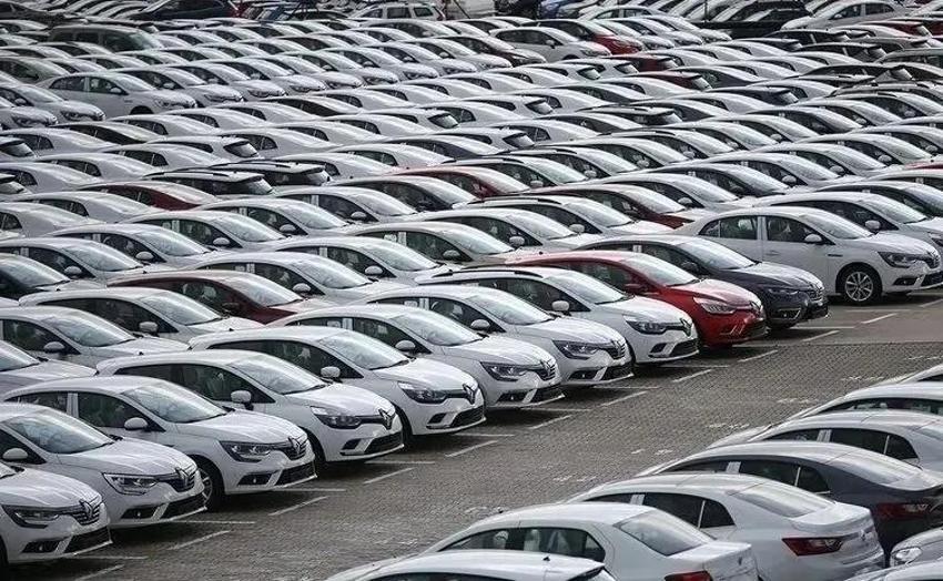 Otomobil almak isteyene 200 bin TL'nin altında 10 araç listeledik! 2024 öncesi bu fiyatlar inanılır gibi değil
