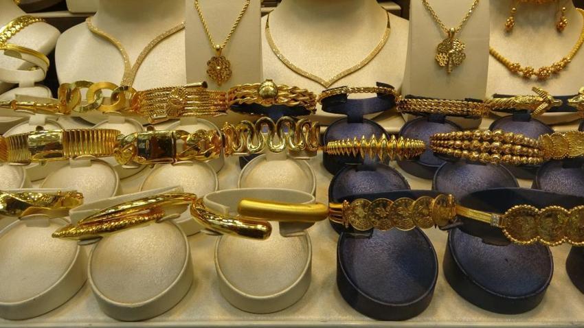 Altını olanlar daha çok kazanacak! Yeni rekor için tarih verildi, işte gram ve çeyrek altın fiyatları