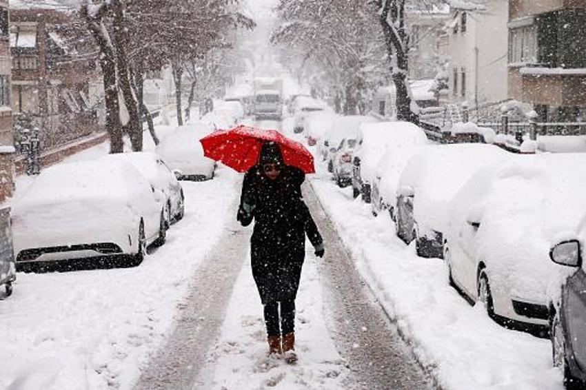 Hava kar topluyor! Pazartesi gecesinden başlıyor: 18 Aralık kar yağışı Pazartesi tatili getirebilir! 