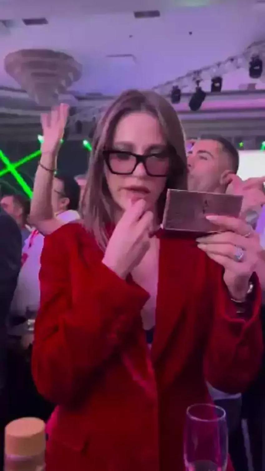 Serenay Sarıkaya'nın tül elbisesi olay oldu! Detaylar nefes kesti