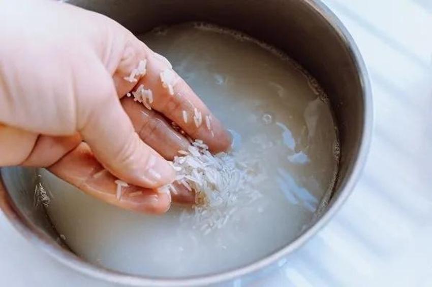 Meğer Çinliler pirinci pişirmeden önce bunu yapıyormuş! İnanılır gibi değil...