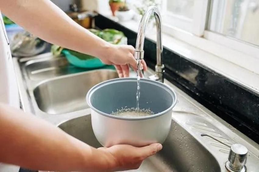 Meğer Çinliler pirinci pişirmeden önce bunu yapıyormuş! İnanılır gibi değil...