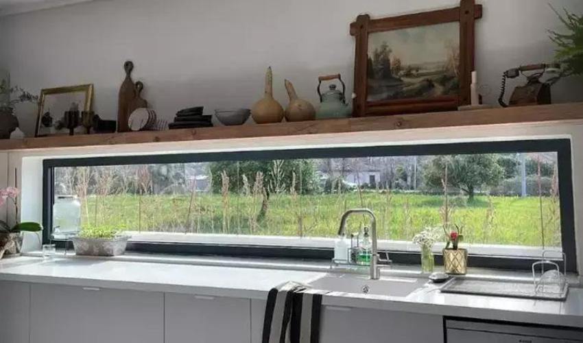 Ünlü çift kendilerine 'saray' yaptı! İstanbul'dan kaçıp  Köyceğiz'de hayallerinin evini inşa etti