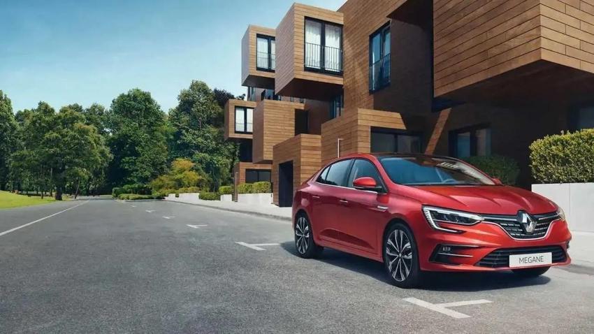 2023'ün son sürprizini yaptı! Renault Megane Sedan fiyatlarını kimse böyle beklemiyordu!