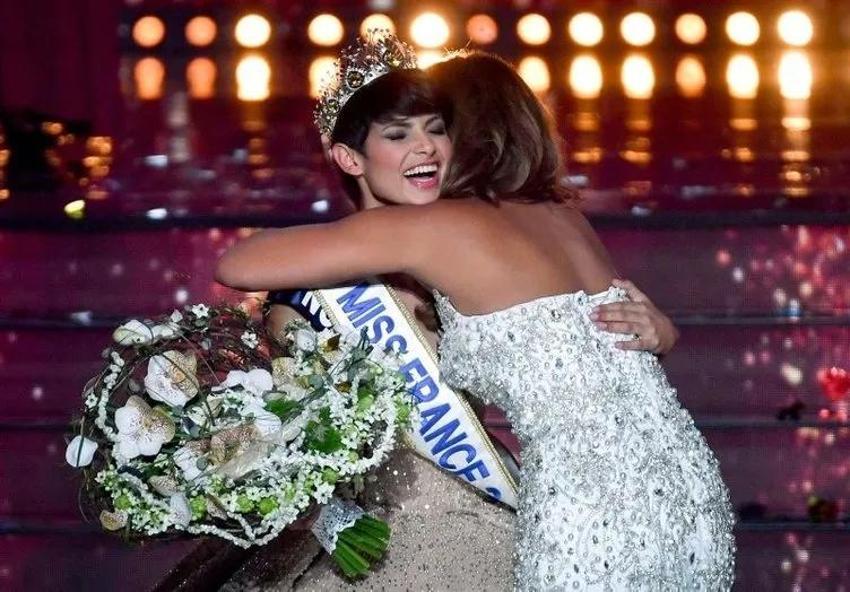 Miss France'da bir ilk... Fransa'nın yeni kraliçesi güzellik standartlarına meydan okudu!