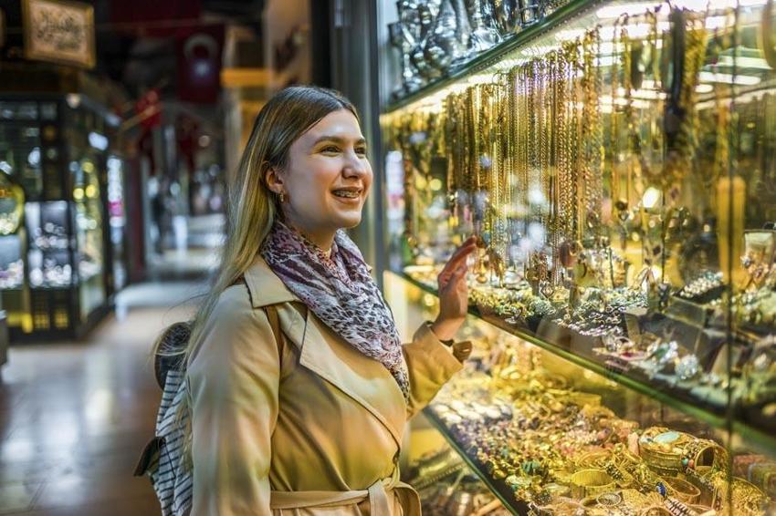 Altın fiyatlarında büyük fark! Kuyumcuda 4 lira bankada 60 lira: İşte vatandaşlar için en karlı yöntem...