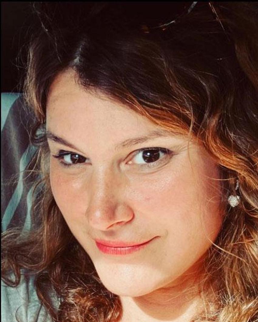 Yasemin Kozanoğlu'ndan üvey annesine kara para davası