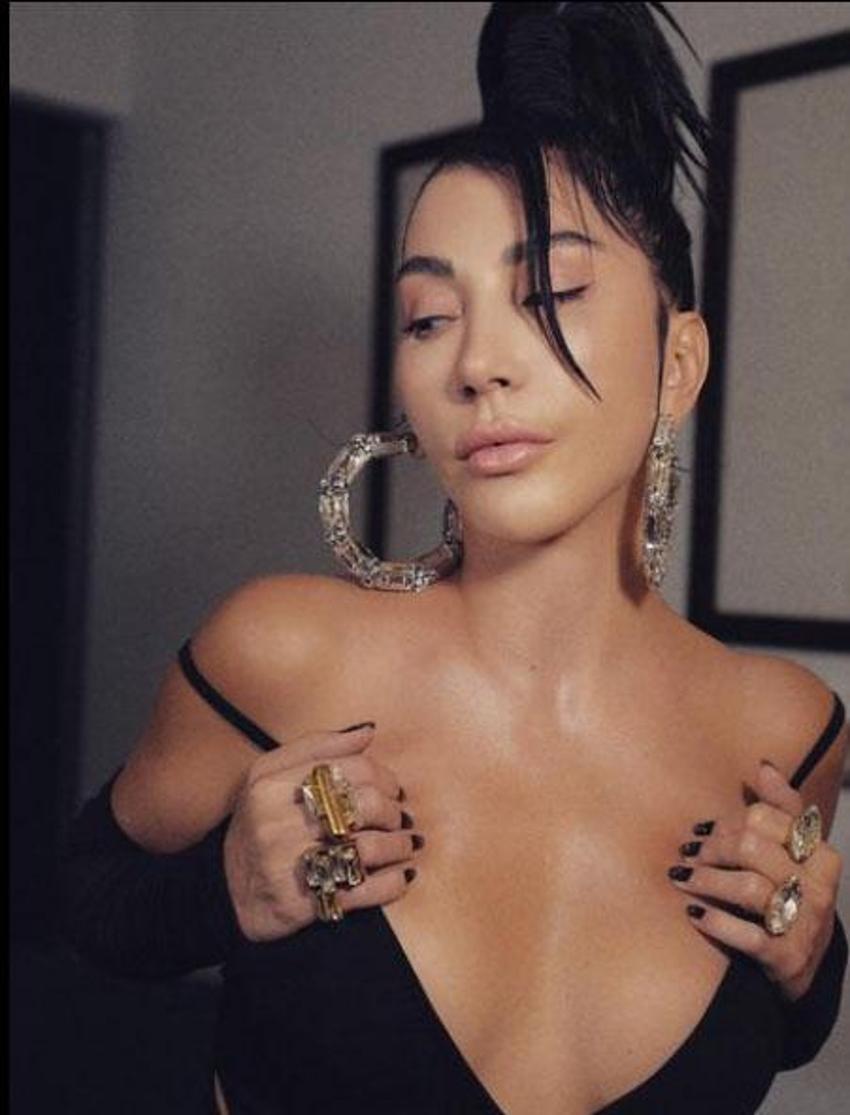 Hande Yener şöhret olmadan önce yaşadığı zor günleri anlattı! Otobüs beklerken ayaklarım donardı