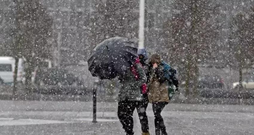 Perşembeden Pazara kar geliyor: Okullar yılbaşından önce tatile girebilir! Meteoroloji: Yüklü miktarda kar yağışı var!