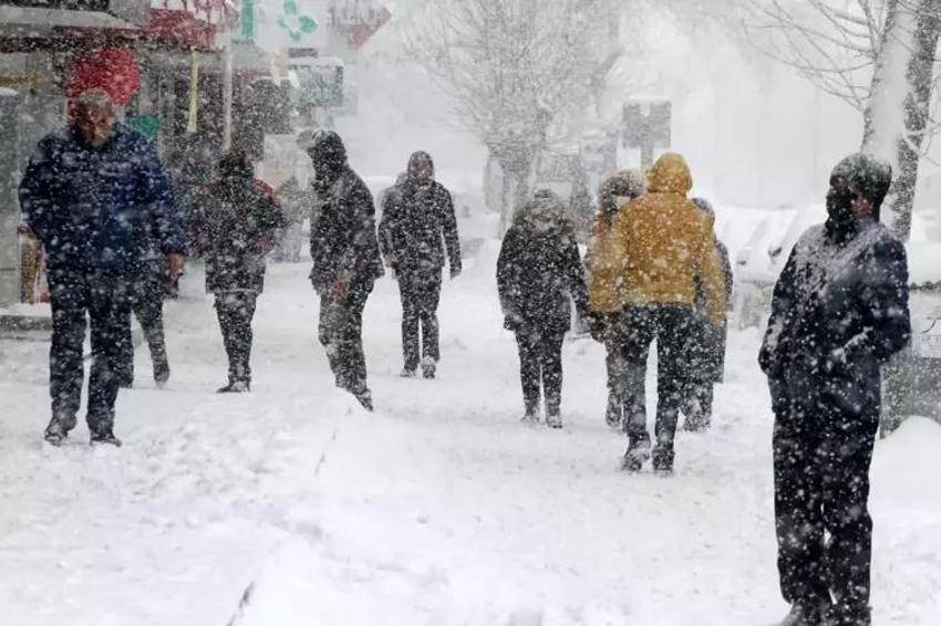 Perşembeden Pazara kar geliyor: Okullar yılbaşından önce tatile girebilir! Meteoroloji: Yüklü miktarda kar yağışı var!