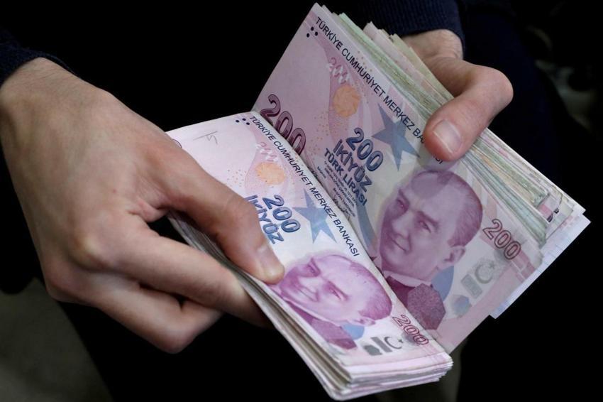 Merkez faizi 2,5 artırdı, 100 TL'si olan bankalara koşuyor! Mevduat faizlerinde bankalar ne veriyor?