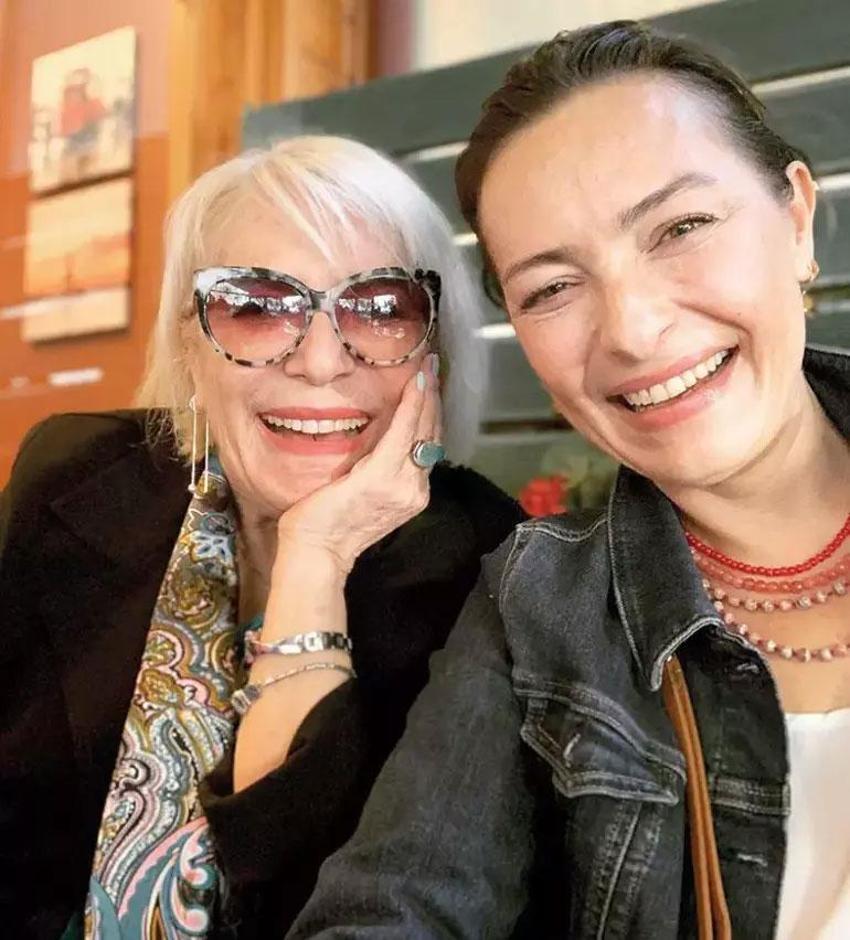 Ünlü oyuncunun anne hasreti dinmiyor:  Bu dünyada bana cenneti yaşattın