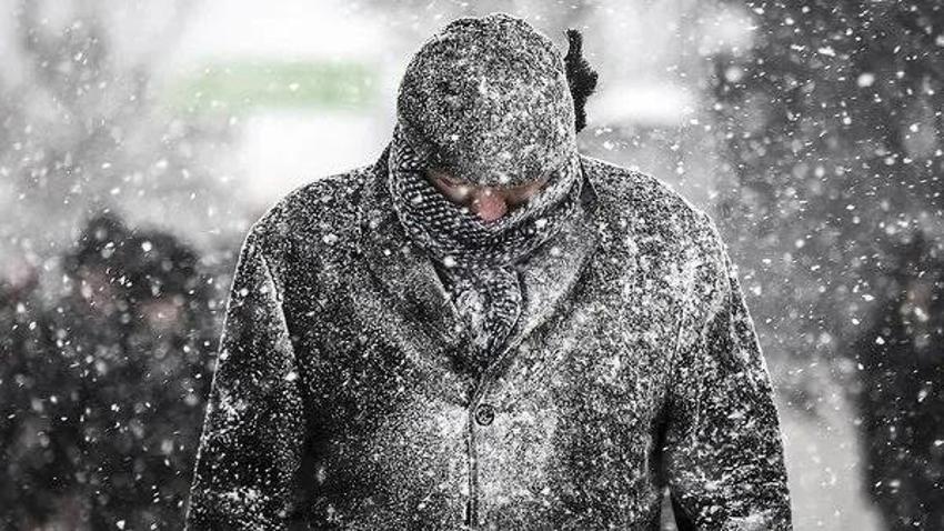 Bolu'da başladı, kar İstanbul'a lapa lapa geliyor! Meteoroloji 21 kent için fırtına ve kar uyarısı yaptı: 1-7 Ocak hava nasıl olacak?