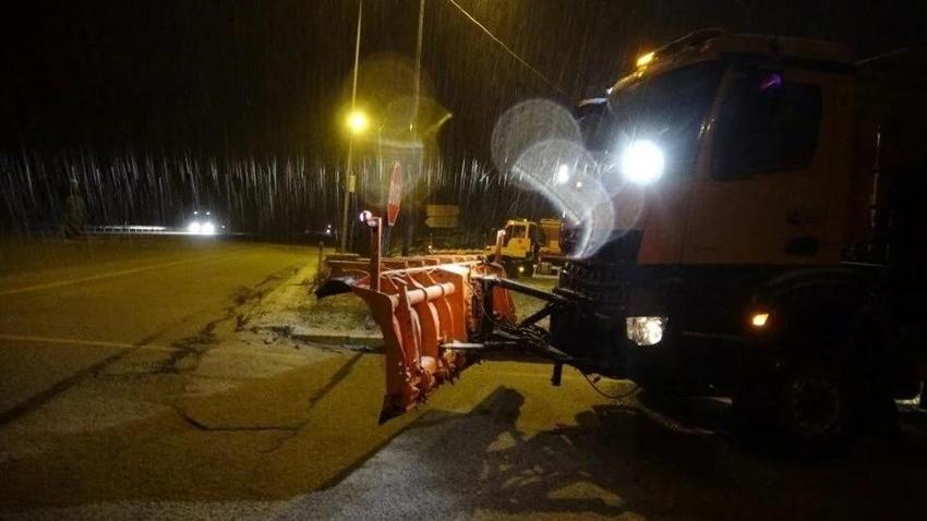 Bolu'da başladı, kar İstanbul'a lapa lapa geliyor! Meteoroloji 21 kent için fırtına ve kar uyarısı yaptı: 1-7 Ocak hava nasıl olacak?