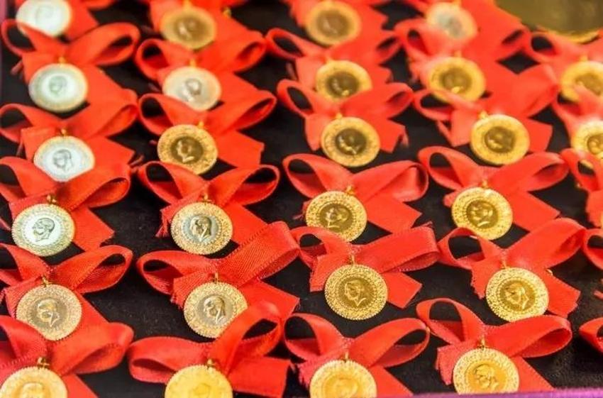 Altın fiyatlarında yeni rekorun ilk adımı bu hafta geliyor! Uzmanı açıkladı: Gram altın seçim öncesi 2250 TL'yi görebilir!