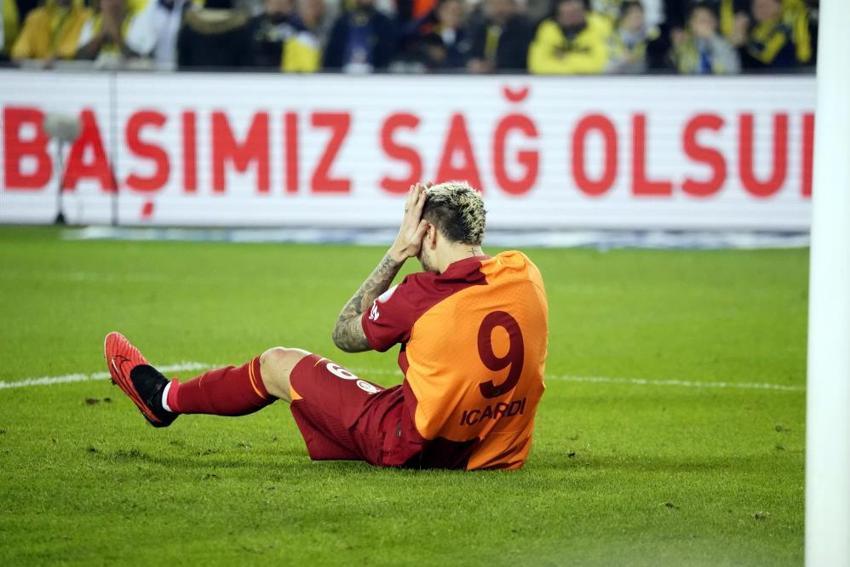 Fenerbahçe-Galatasaray derbisi beklentileri karşılamadı! Gol değil faul rekoru kırıldı