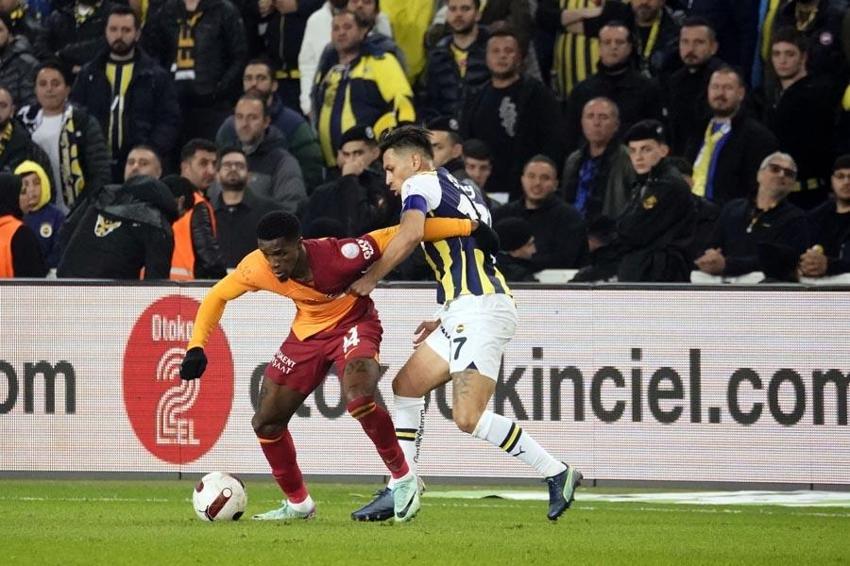 Penaltı ve kırmızı kart tartışmaları Fenerbahçe-Galatasaray derbisine damga vurdu! İşte derbideki tartışmalı pozisyonlar...