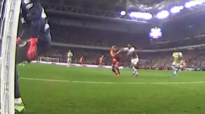 Penaltı ve kırmızı kart tartışmaları Fenerbahçe-Galatasaray derbisine damga vurdu! İşte derbideki tartışmalı pozisyonlar...