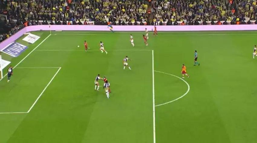 Penaltı ve kırmızı kart tartışmaları Fenerbahçe-Galatasaray derbisine damga vurdu! İşte derbideki tartışmalı pozisyonlar...