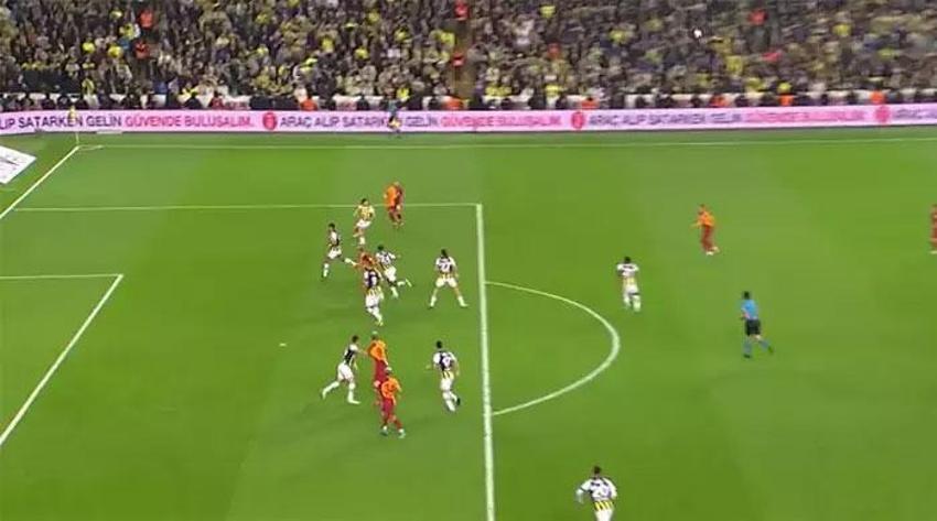 Penaltı ve kırmızı kart tartışmaları Fenerbahçe-Galatasaray derbisine damga vurdu! İşte derbideki tartışmalı pozisyonlar...