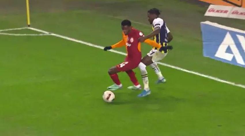 Penaltı ve kırmızı kart tartışmaları Fenerbahçe-Galatasaray derbisine damga vurdu! İşte derbideki tartışmalı pozisyonlar...