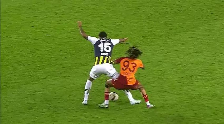 Penaltı ve kırmızı kart tartışmaları Fenerbahçe-Galatasaray derbisine damga vurdu! İşte derbideki tartışmalı pozisyonlar...