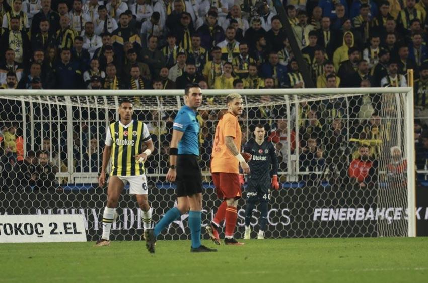 Fenerbahçe-Galatasaray derbisinde soyunma odası koridorlarında tansiyon yükseldi! Kavganın nedeni belli oldu