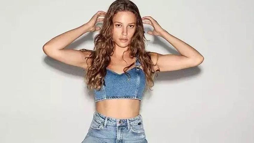 Serenay Sarıkaya'nın elbisesi olay oldu