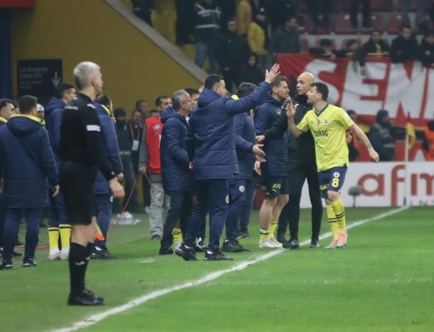 Fenerbahçe'nin hayalleri suya düştü! Herkes Krunic'i beklerken hocası kötü haberi verdi