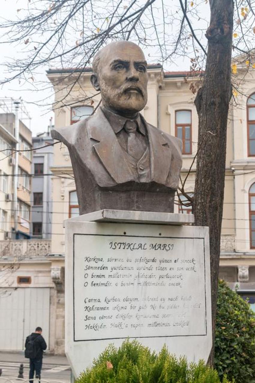 Mehmet Akif Ersoy ölüm yıldönümü mesajları ve anma sözleri | Mehmet Akif Ersoy ne zaman ve neden öldü, İstiklal Marşı'nı nerede yazmıştır? 1936'da 