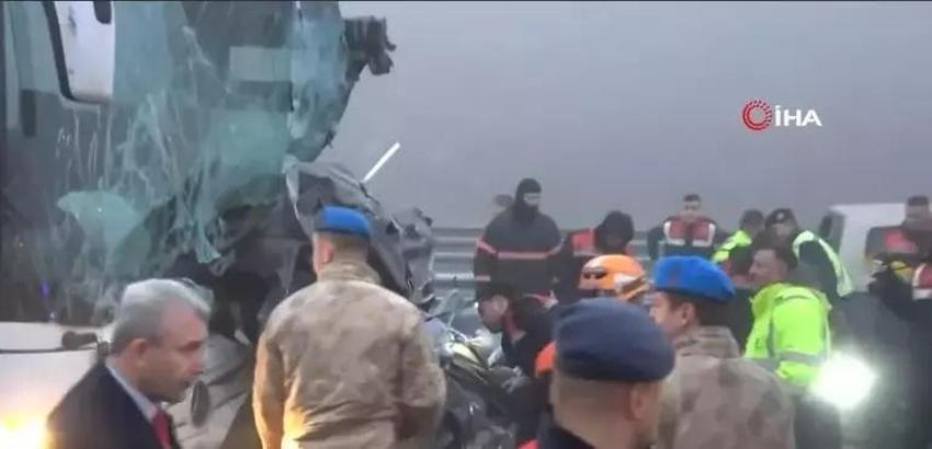 Sakarya kazasından can alıcı fotoğraflar: Katliam gibi kazanın yeni görüntüleri ortaya çıktı!