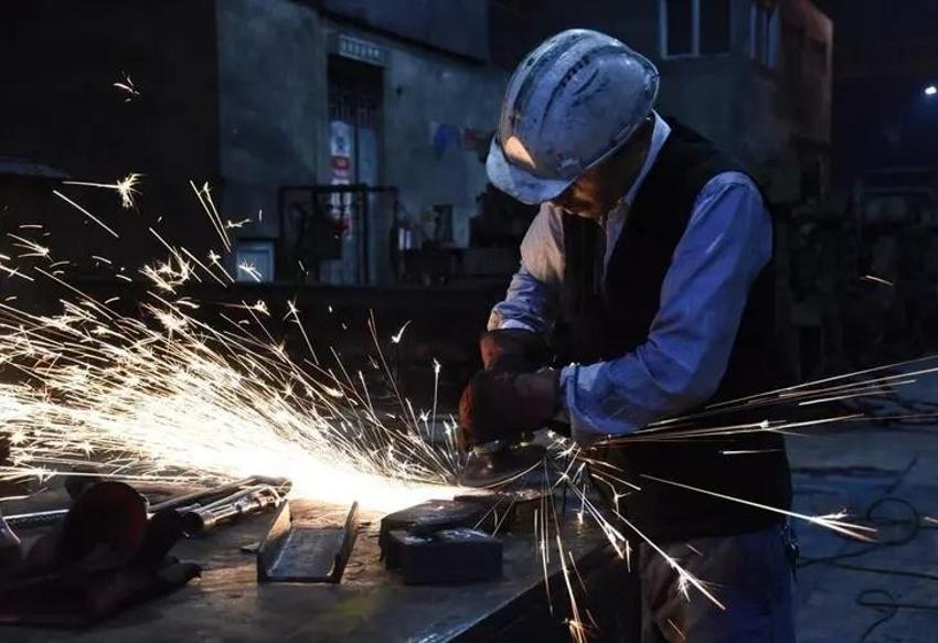 Asgari ücret arttı, çalışma saatleri kısalıyor! 2024 çalışma saatleri kısalıyor mu? Haftada 4 gün mü olacak?