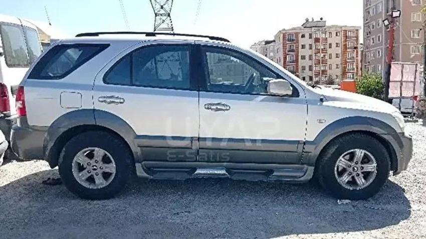 Batan geminin malları bunlar: 58 bin TL'den başlayan otomobiller kapış kapış gidiyor!