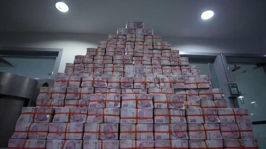 Bilet ellerde, gözler dönen toplarda: Milli Piyango yılbaşı çekilişi saat kaçta başlıyor? Büyük ikramiye ne zaman belli olacak? İşte 31 Aralık MPİ yılbaşı özel çekilişi pragramı...